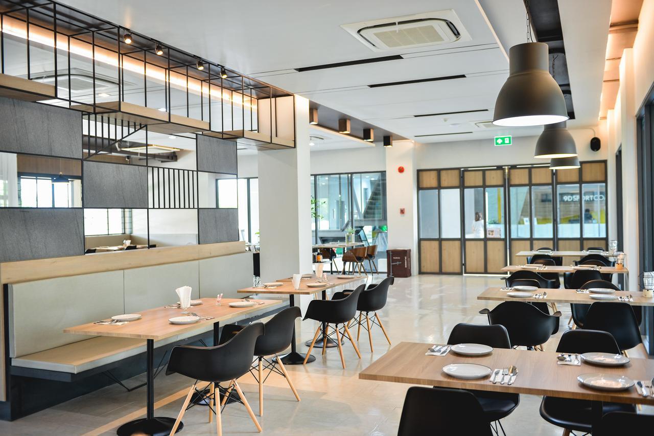 9D Sport Hotel Удон Тани Екстериор снимка