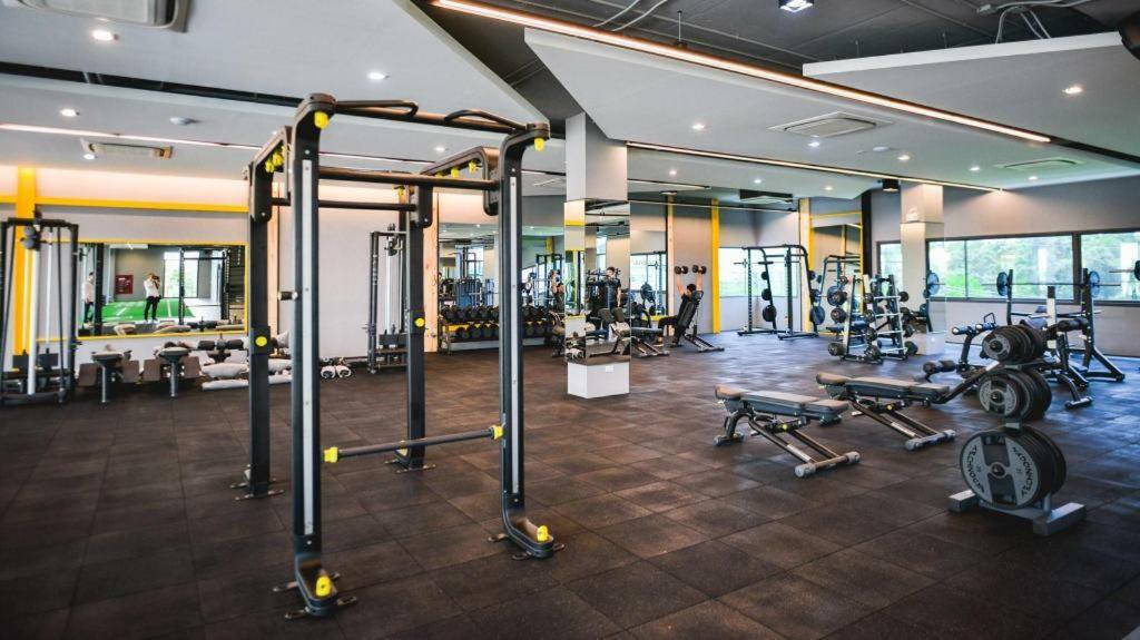 9D Sport Hotel Удон Тани Екстериор снимка