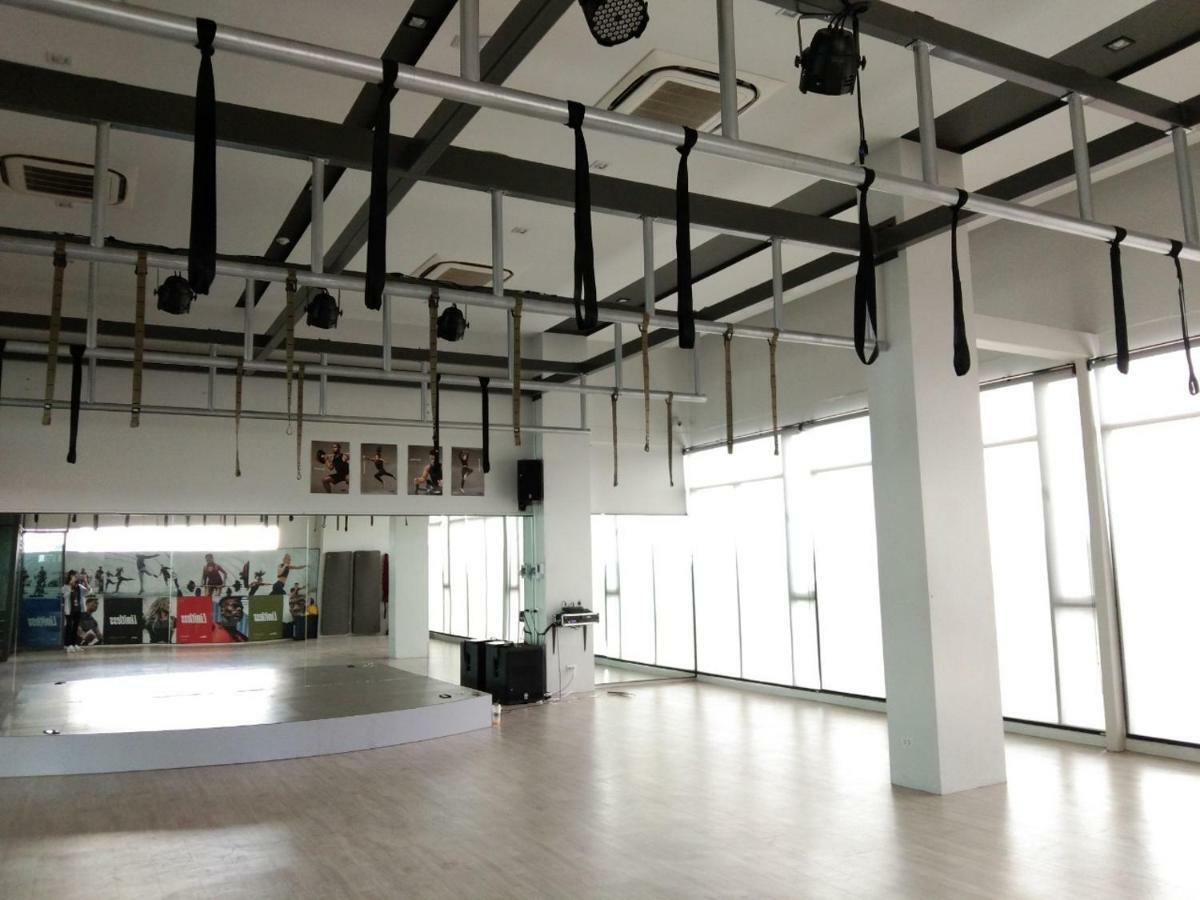9D Sport Hotel Удон Тани Екстериор снимка
